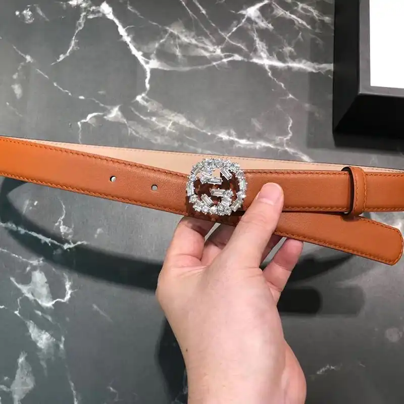 G*u*i s belte 1905bl0156