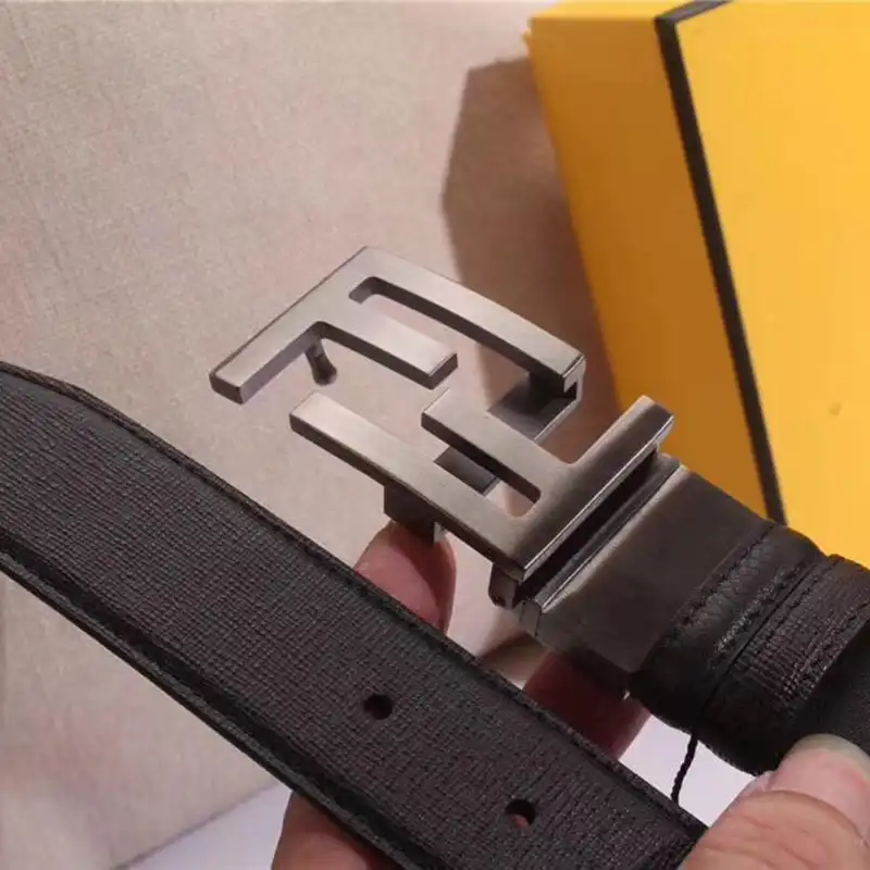 Fendi s Belte 1905BL0329