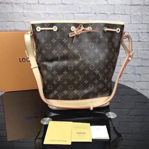LV Bags 1906BL0146