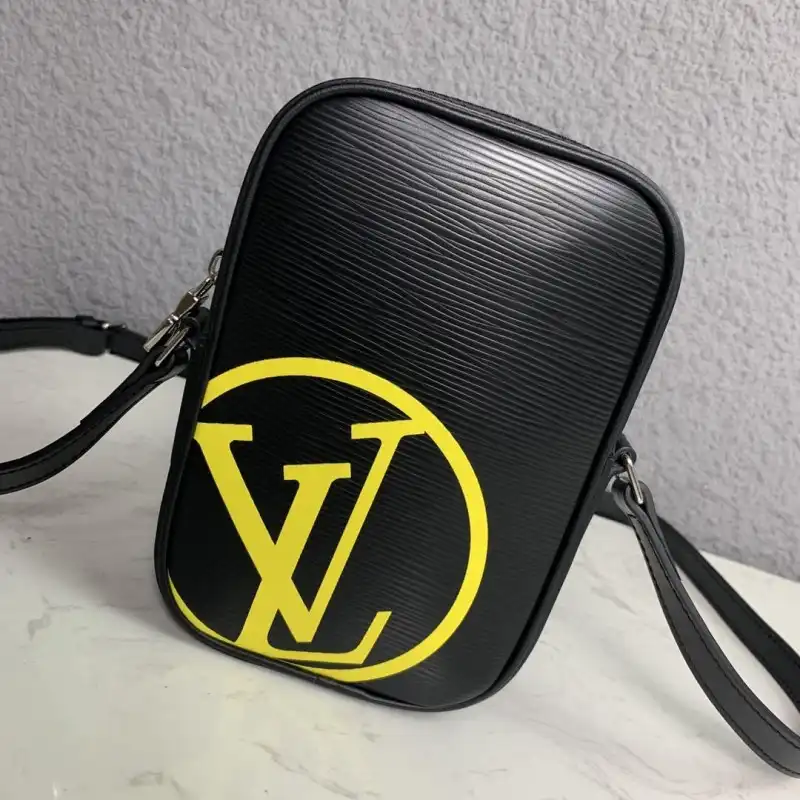 LV Bags 19B570272