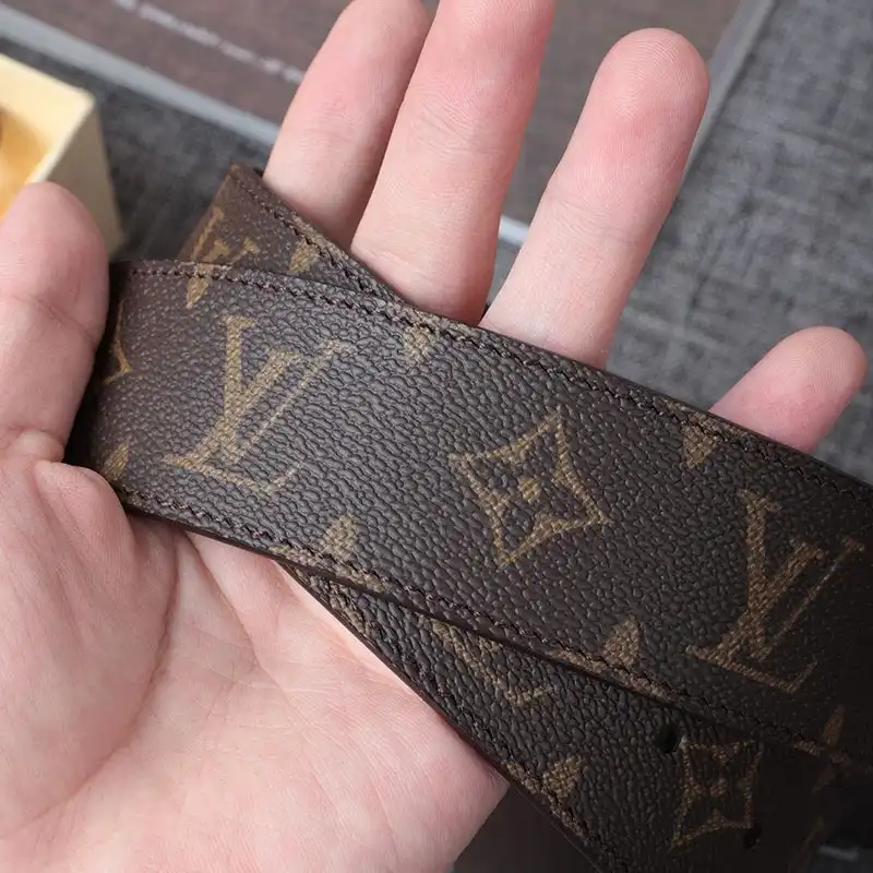 LV s Belte 19xf0097