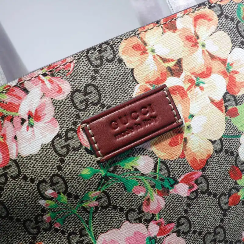 G*u*i tote bags 19gm0005