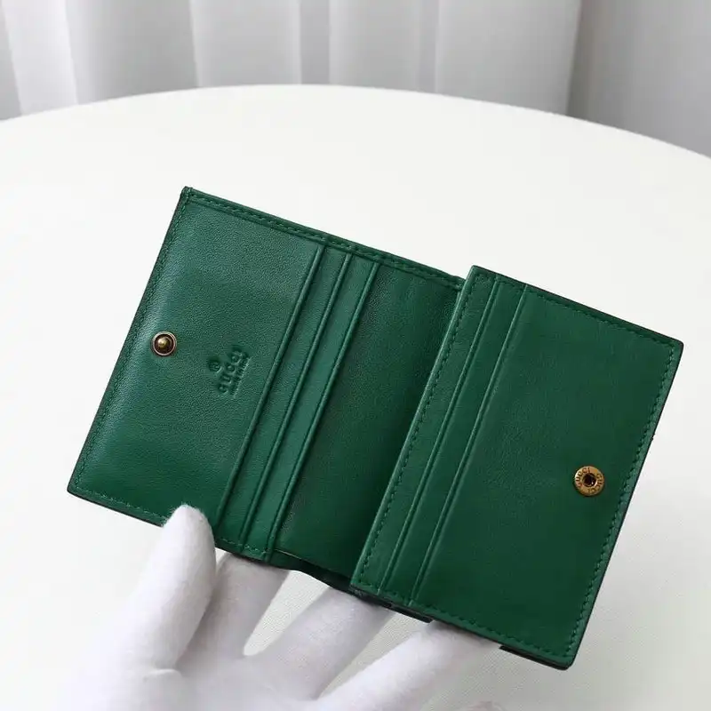 G*u*i bags 20b570282