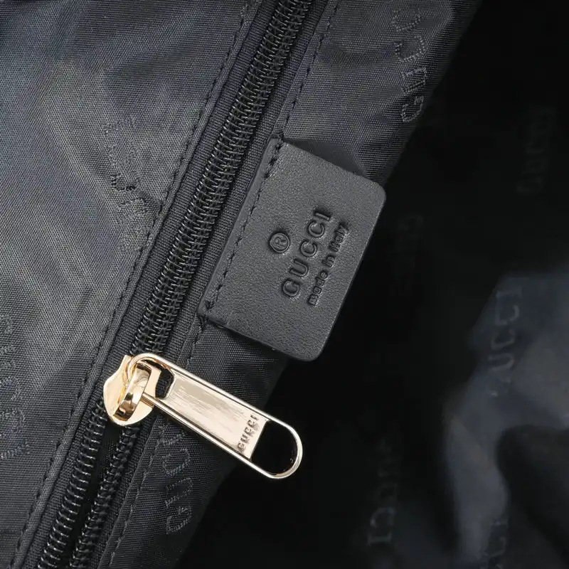 G*u*i s bags 2110yz0011