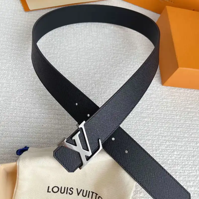 LV Belts 2204XA0240