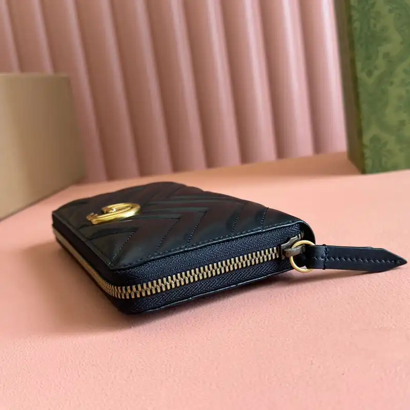 G*u*i bags 2407yz0240