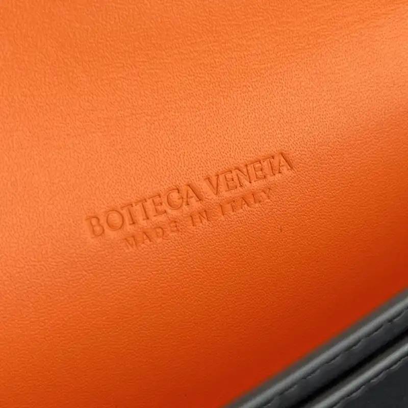 Bottega Veneta Bags 2409SF0006