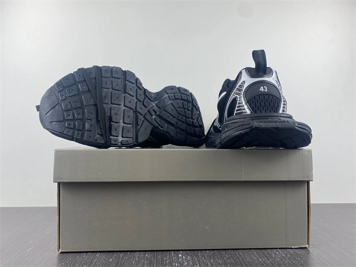 Contemporary Balenciaga 3XL Black 734731W3XL 4398