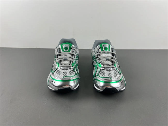 Vibrant Bottega Veneta Orbit Surf 741357 V2X40 2597