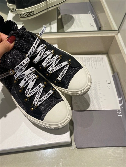 DR Sneaker Sleek 1081