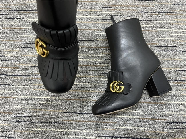 lightweight G*u*i boot women 530