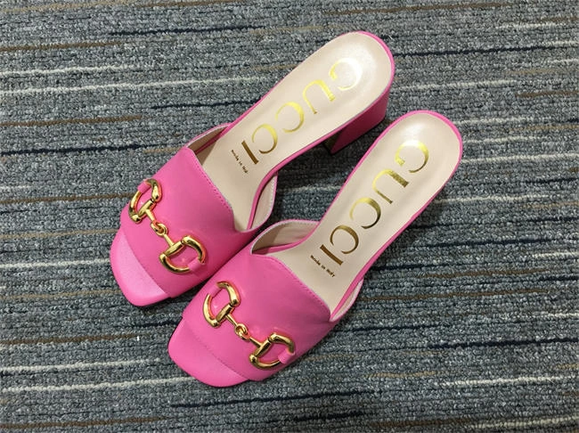 G*u*i side women eyecatching 490