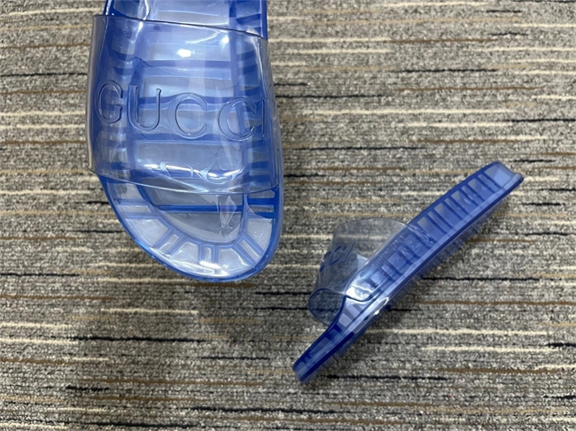 classic G*u*i slide 432