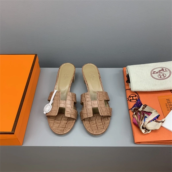 H Slipper Unisex 2365