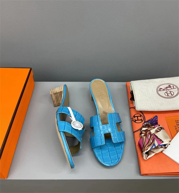 H Slipper Unisex 2365