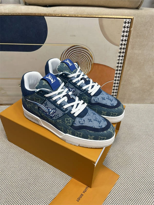 LV Sophisticated 1710