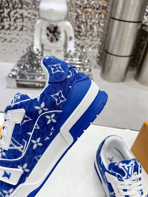 Sophisticated LV 1732