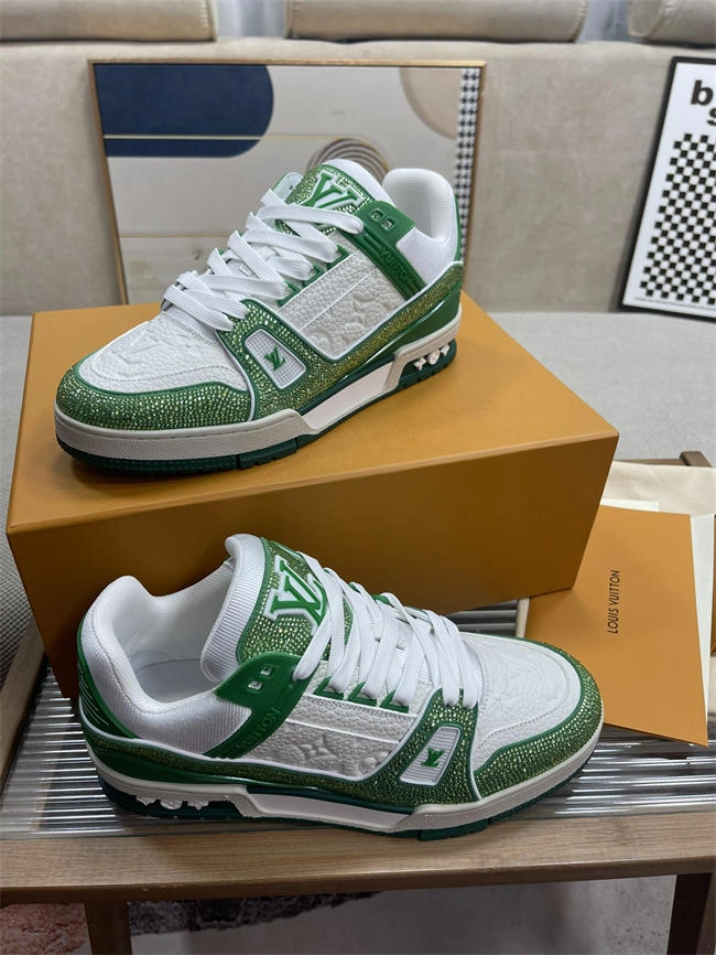 RelaxedFit Lv Trainer Sneaker 2003