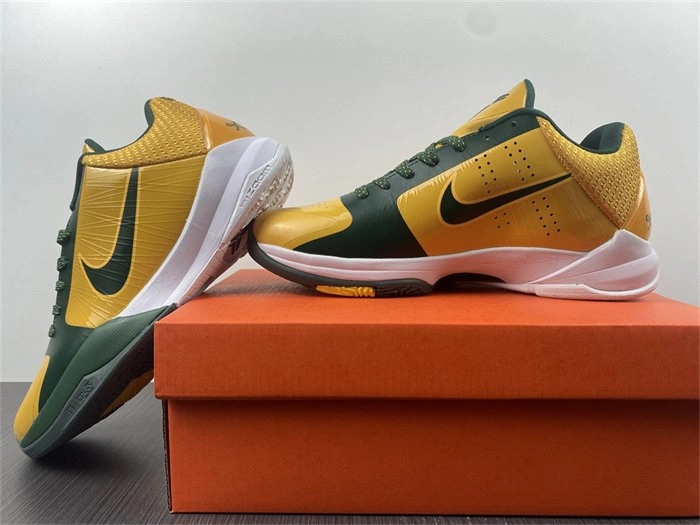 Classic Nike Kobe 386429- 5030