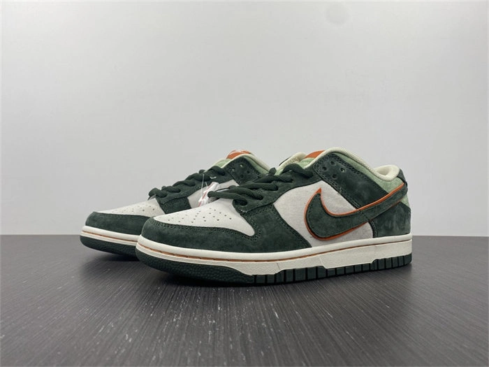 Vibrant Nike SB Dunk  LF0039- 4683